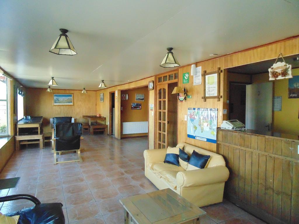 Nikos II Adventure Vandrehjem Puerto Natales Eksteriør billede